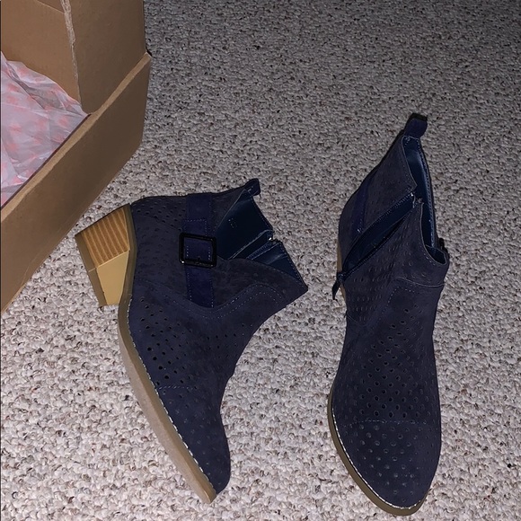 Never wore - Picture 1 of 1